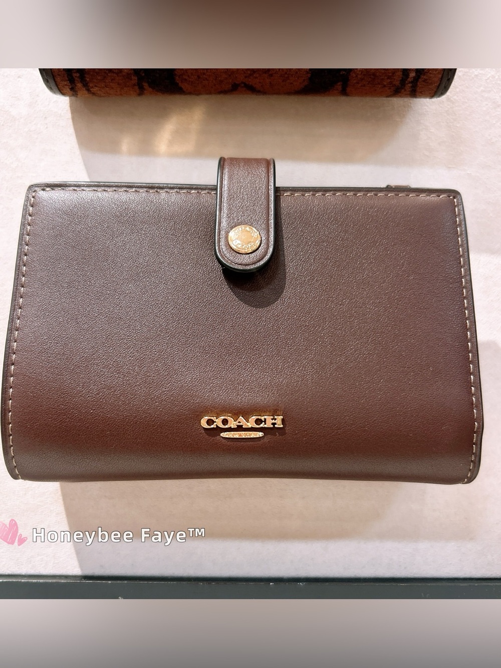 COACH 2–in-1  Maple Leather Wallet with Gold Logo cfk09